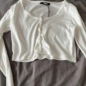 Kortare tröja  - Kortare tröja som aldrig har används, skriv för mer bilder 💕