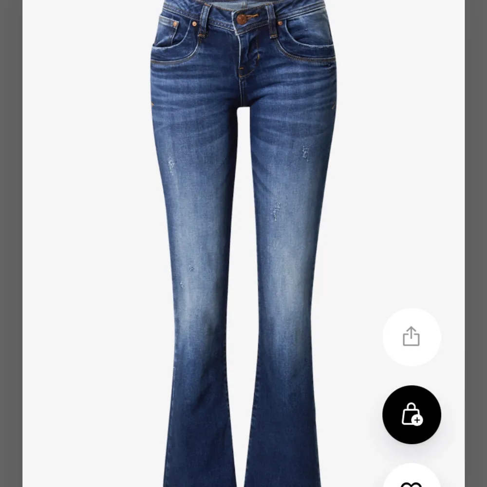 Säljer nu mina ltb jeans i modellen valerie❤️‍🔥storlek w24/l36 och sitter bra på mig som är 170 och har xs/s i vanliga fall🤍💕. Farkut & Housut.