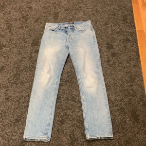 NEUW jeans  - Bra skick förutom lite märken på ena fikan, storlek 29:32