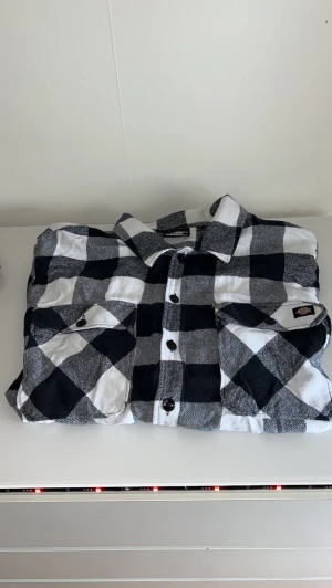Dickies skjorta  - Flanellskjorta vit/svart 
