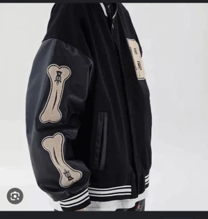 college jacka - LÅNADE BILDER! andvänder aldrig så bättre att någon annan har nytta för den, st S och som ny, skriv om ni vill ha fler bilder när den sitter på.