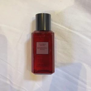 Victoria secret parfym - Victoria secret bombshell intense parfym aldrig använd.