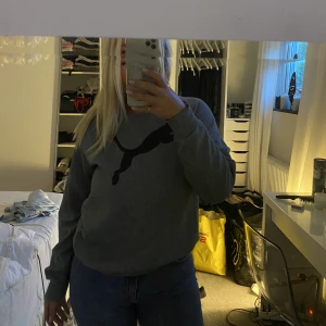 Puma sweatshirt  - Använder ej 
