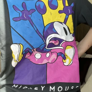 T-shirt - Oversized t-shirt från Pull&bear med Disney-mickey mousetryck.  Köpare står för frakt 