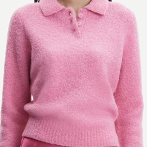 Samsoe samsoe  - Säljer denna jättefina Samsoe Samsoe tröja, ny med lappar endast provad! Strl XS Nypris 2000kr säljes för 800 ellr bud