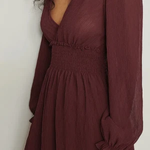 Klänning  - Jätte fin klänning från na-kd köpt förra sommaren och då sparsamt använd. S💗💗