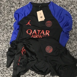 Psg dress helt ny bara testa  - Psg dress  För flera bilder hör av dig  storlek S