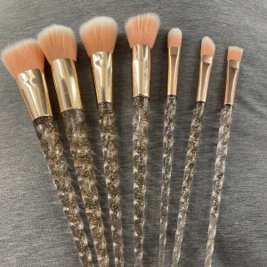 Smink borstar - Super söta sminkborstar såsom är rosa och vita🫶🏼 knappt använda! Köparen står för frakt💌