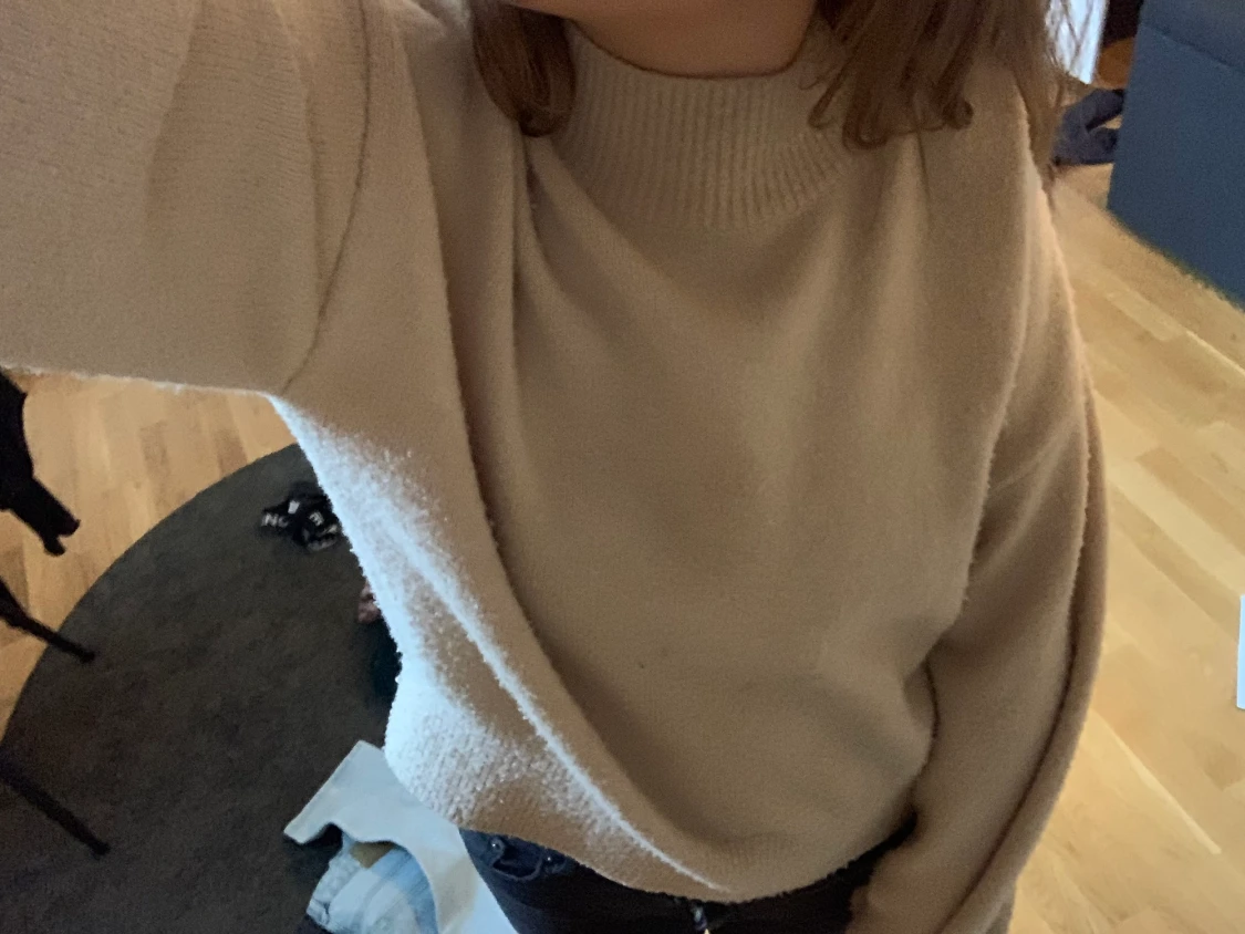 Stickad tröja.  - 90