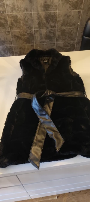 Päls väst fusk - Päls väst fusk strlk s 