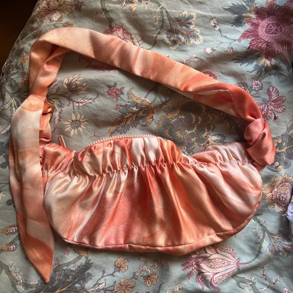 Rosa väska från Esthé i tie dye  - 91