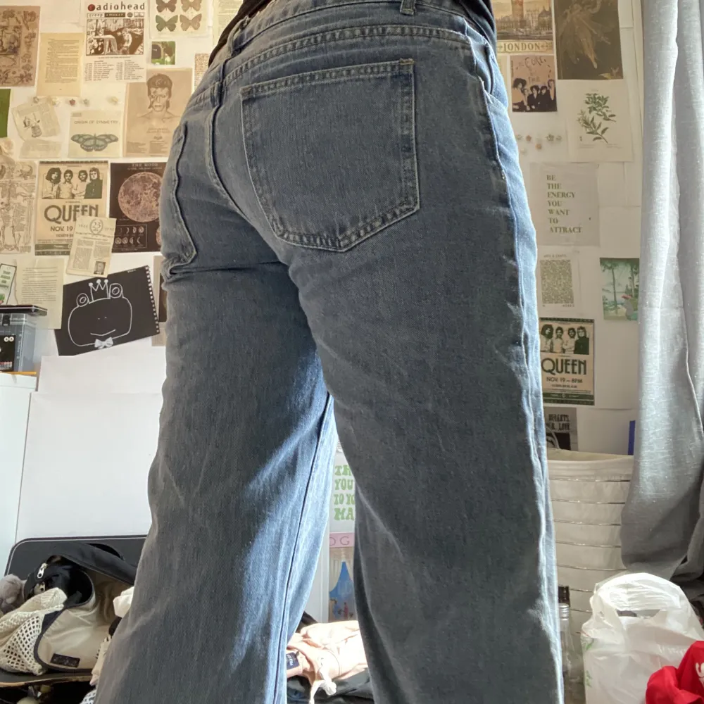 Straight cut jeans. Ljus blå. Jeans & Byxor.