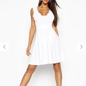 Vit klänning/ skater dress  - Nypris 400kr. Endast testad. Storlek 36 skulle säga XS/S. 