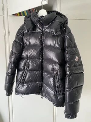 Moncler maya - Använd, finns E-kvitto