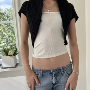 Stickad bolero  - Svart stickad bolero!