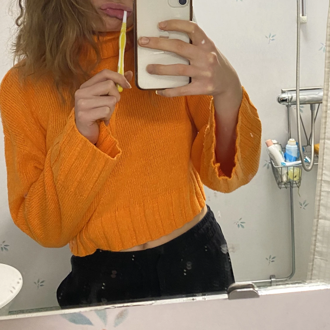 Orange stickad tröja 