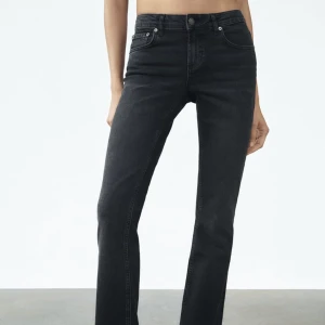 Zara jeans - Svarta jeans från zara i storlek 38 ⭐️fråga om fler bilder!!