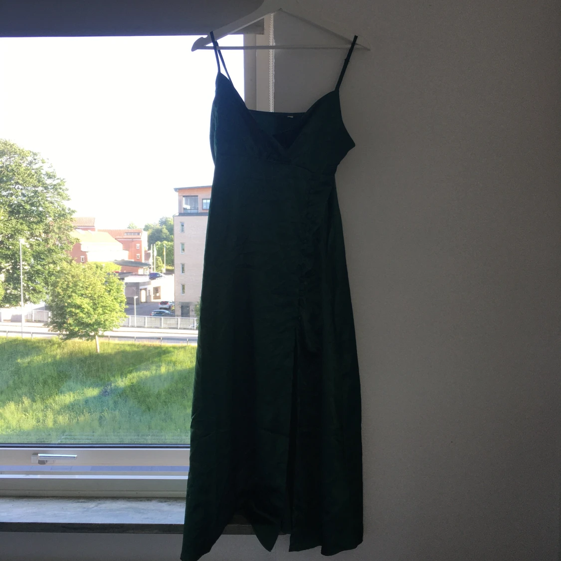 Grön satin klänning - 90