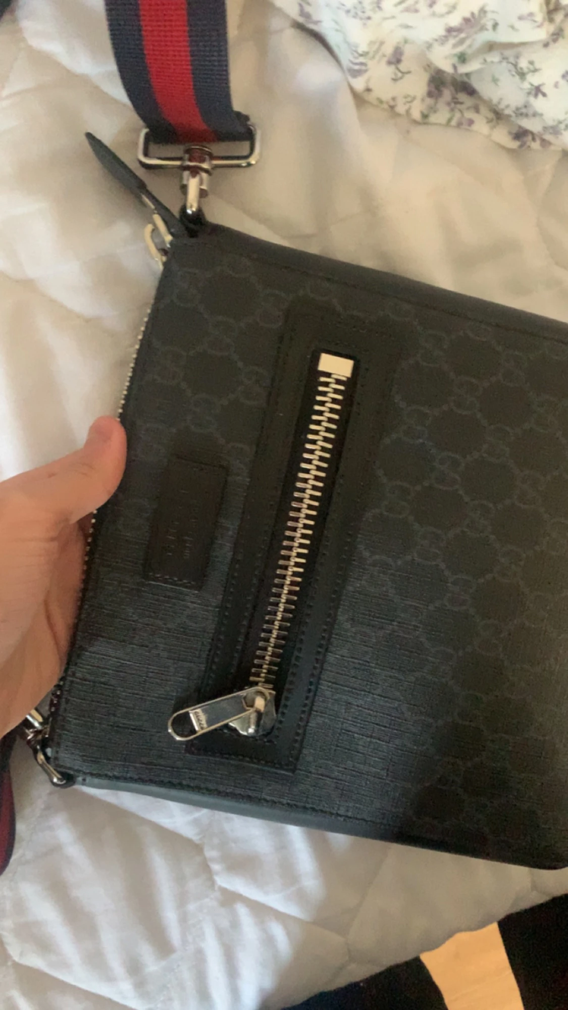 Gucci Messenger Bag  - 90