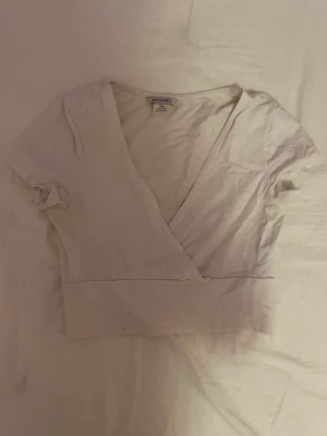 Magtröja - Fin magtröja köpt här på plick!!🩷 från monki 