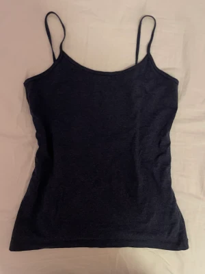 Linne  - Fint mörkblått linne!!