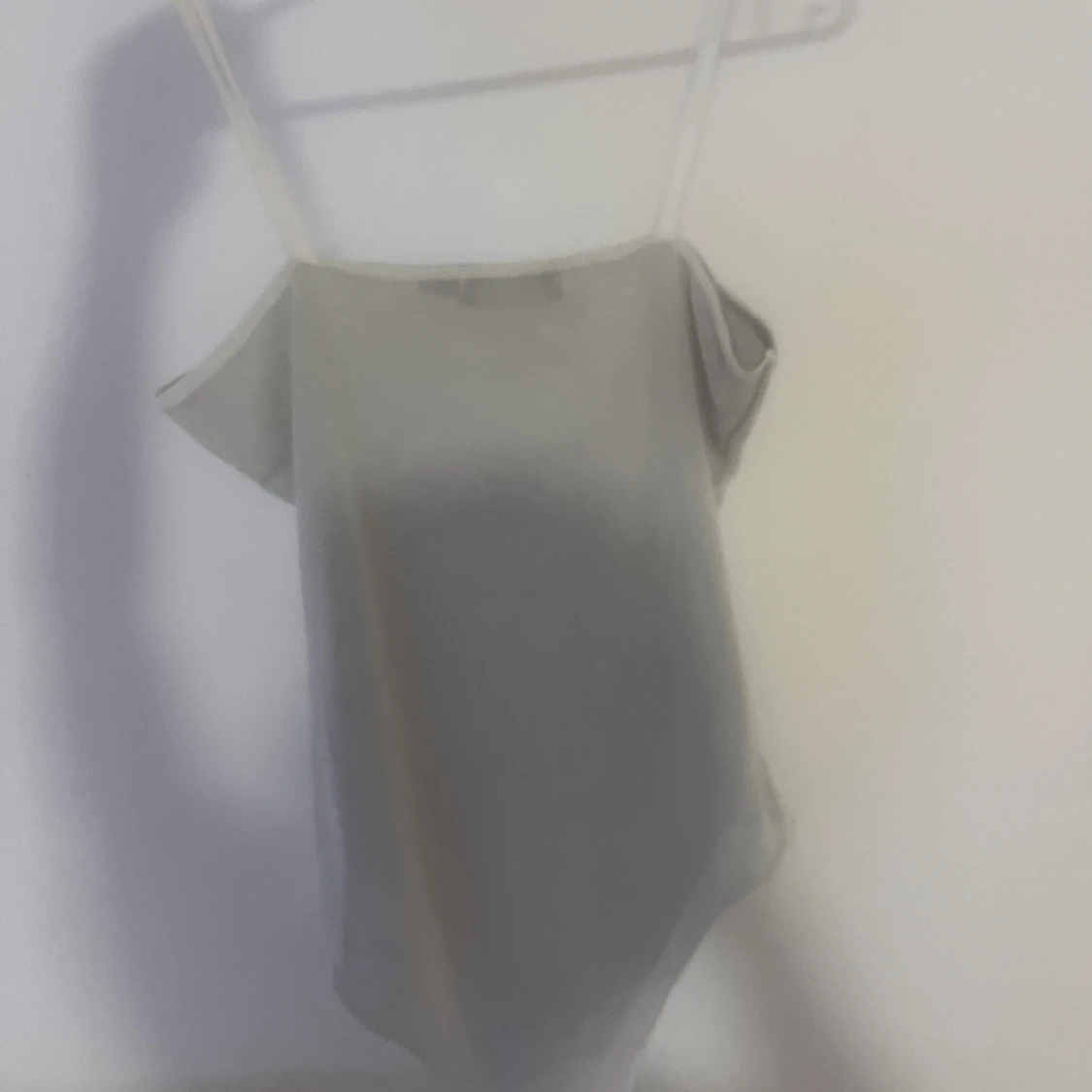 Vit grå mesh body  - 90