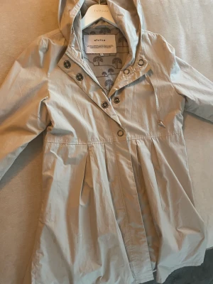 Elvine - Elvine i storlek L, passar även som M 