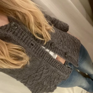 Stickad kofta  - Superfin stickad kofta🫶❤️