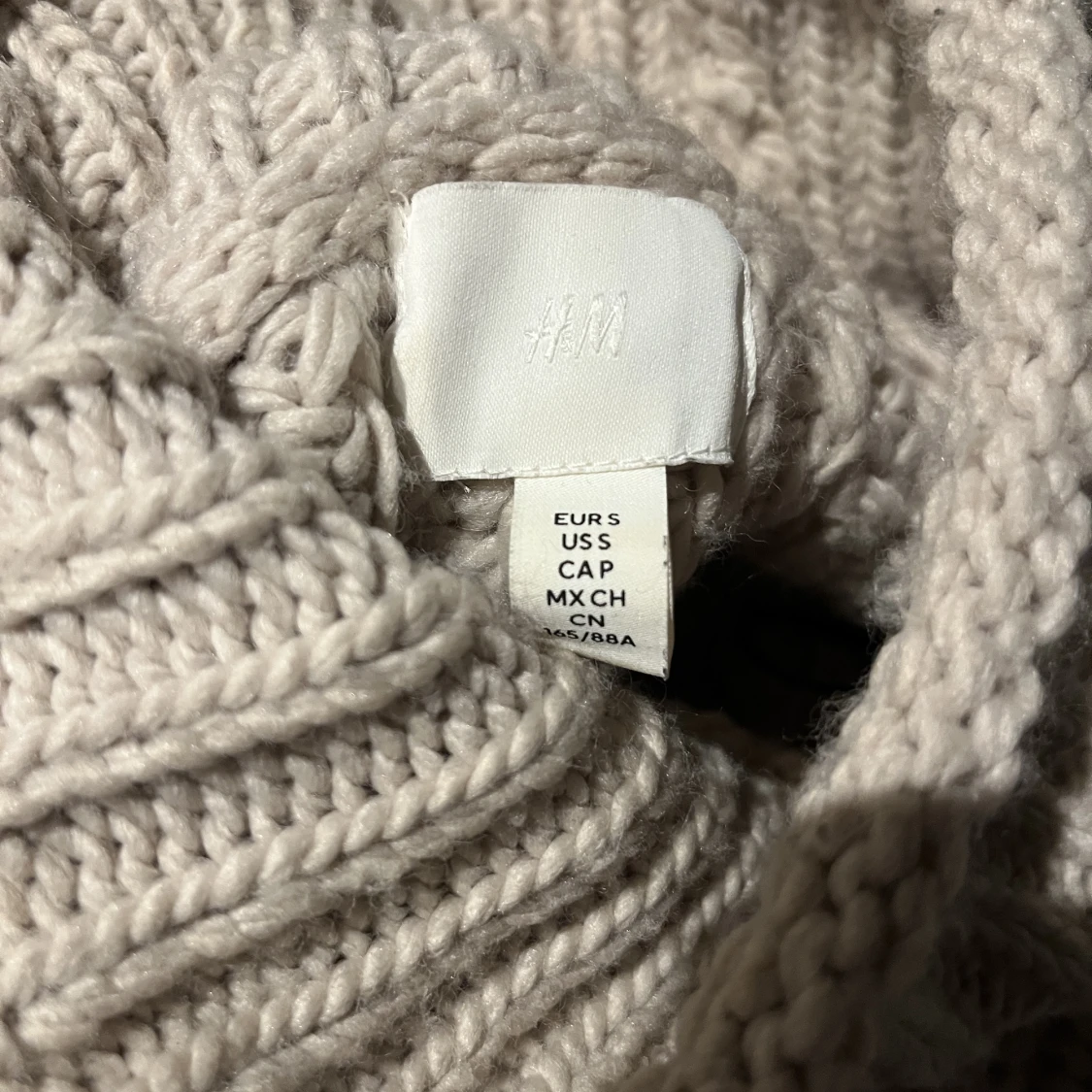 Stickad tröja HM beige - 91