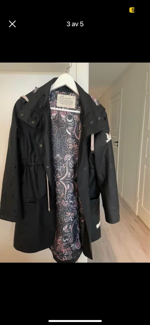 Odd Molly regnkappa - Använd ca 4 gånger Max Som ny Jättefin 