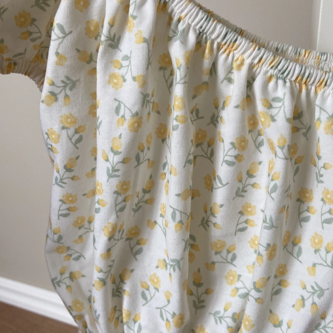 Blommig topp🤍🍋 - 90