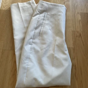 Zara kostymbyxor  - Super fina men inte riktigt min stil så inte använt det speciellt mycket.