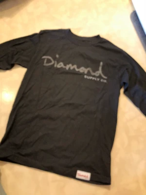 Dimond långärmad tshirt  - Bra skick typ använd 1gång