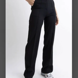 Kostymbyxa madlady  - Helt nya kostymbyxor från madlady. Storlek 36-short 