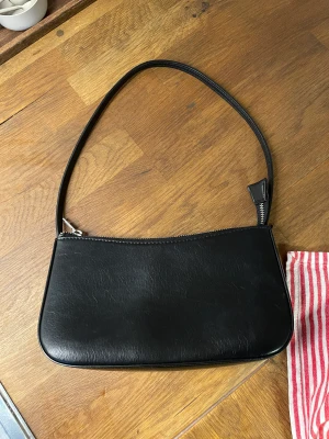 Väska - Svart väska, fint skick 