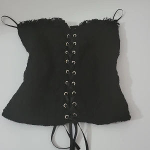 Corsett linne - Corsett linne från zara. Använd en gång storlek M. 