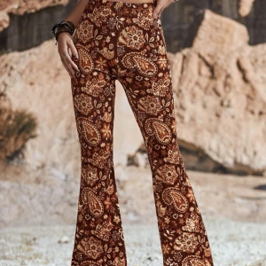 Hippie Byxor  - Fina hippie Boho byxor, sammet material. Kan användas när man går på rave elr hippie festival 😍😍