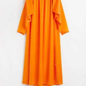 Söker denna klänning från H&M i XS