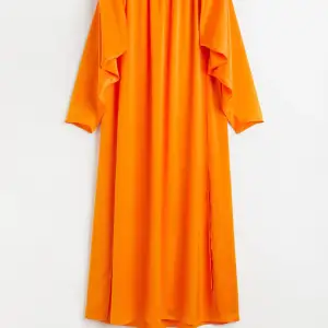 Söker denna klänning från H&M i XS