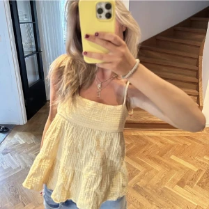 Zara topp  - Säljer denna supersnygga topp som tyvärr inte kommer till användning 