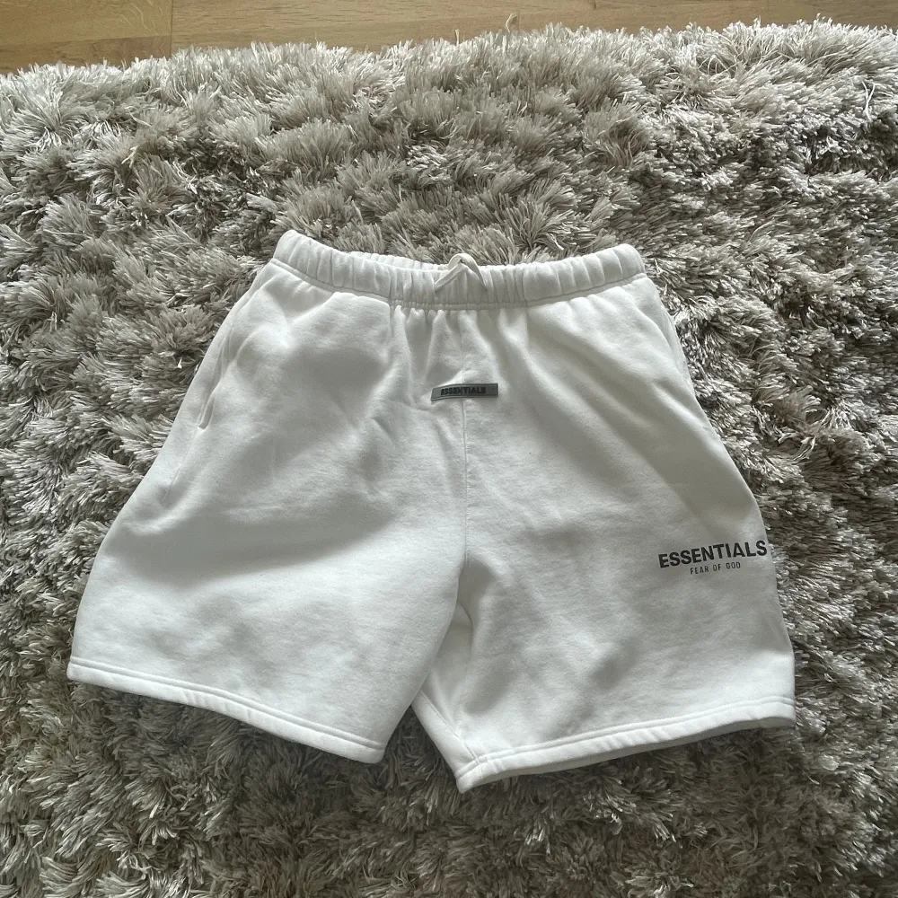 Good for summer, looks very good and has been used once. . Shorts.