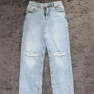 Ett annat par blåa jeans från bikbok, stl waist 26 length 32, använda någon enstaka gång🥰