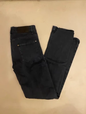 Tiger Of Sweden Jeans  - Hej! Säljer nu mina Tiger of Sweden Jeans i storlek 29/32, fint skick. Tveka inte på att höra av dig om du har frågor eller funderingar över varan!