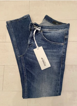 Dondup george fri frakt! - Nypris: 3000 kr I Mitt pris: 699  Fri frakt Tags på, nyskick