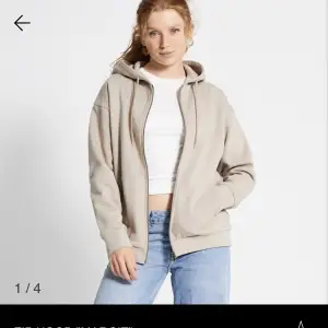 Zip hoodie margit från lager 157. I nyskick. 