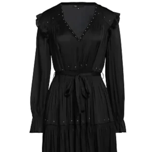 Maje klänning - Säljer min maje klänning. Klänningen är helt oanvänd och är i nyskick. Skriv vid intresse för fler bilder💕 köparen står för frakten!