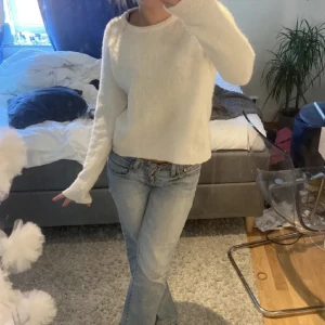 Stickad tröja - Läs bio innan du skriver! Lånad bild av hon jag köpte av då tröjan var för liten på mig❤️Så fin stickad tröja från minimum i XS❤️