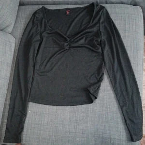 Tröja från shein - Köpt för 90kr och aldrig använd
