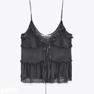 svart volangtopp zara - tryck köp nu den som vill 🥰