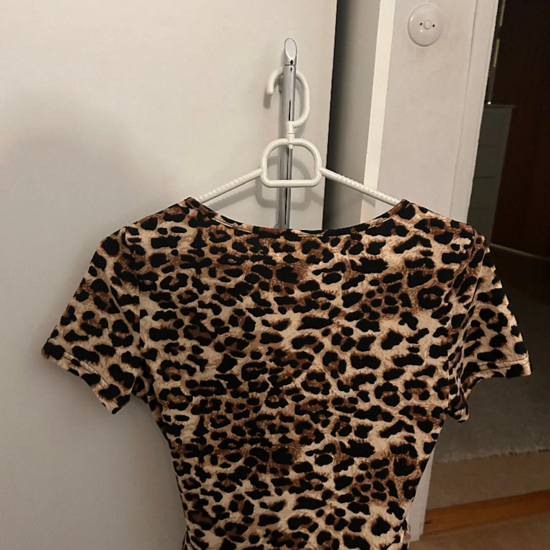 Säljer en jätte fin leopard mönstrad omlott tröja - 90